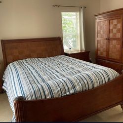 Queen size bedroom set Bed, night tables, closet, drawers n mirror
