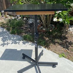 Portable Wooden Table /Metal Adjustable Stand On Lockable Rollers Black Audio 2000’S  