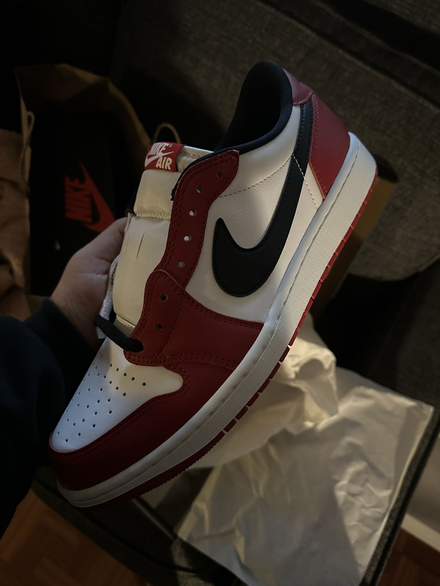 Jordan 1 Low Retro Chicago 2025