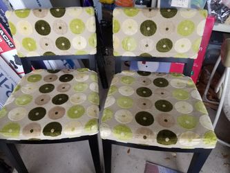 2 cool looking, comfy chairs