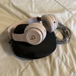 Beats Solo 4 - Wireless Bluetooth On-Ear Headphones, Apple & Android Compatible, Up to 50 Hours of Battery Life - Cloud Pink 