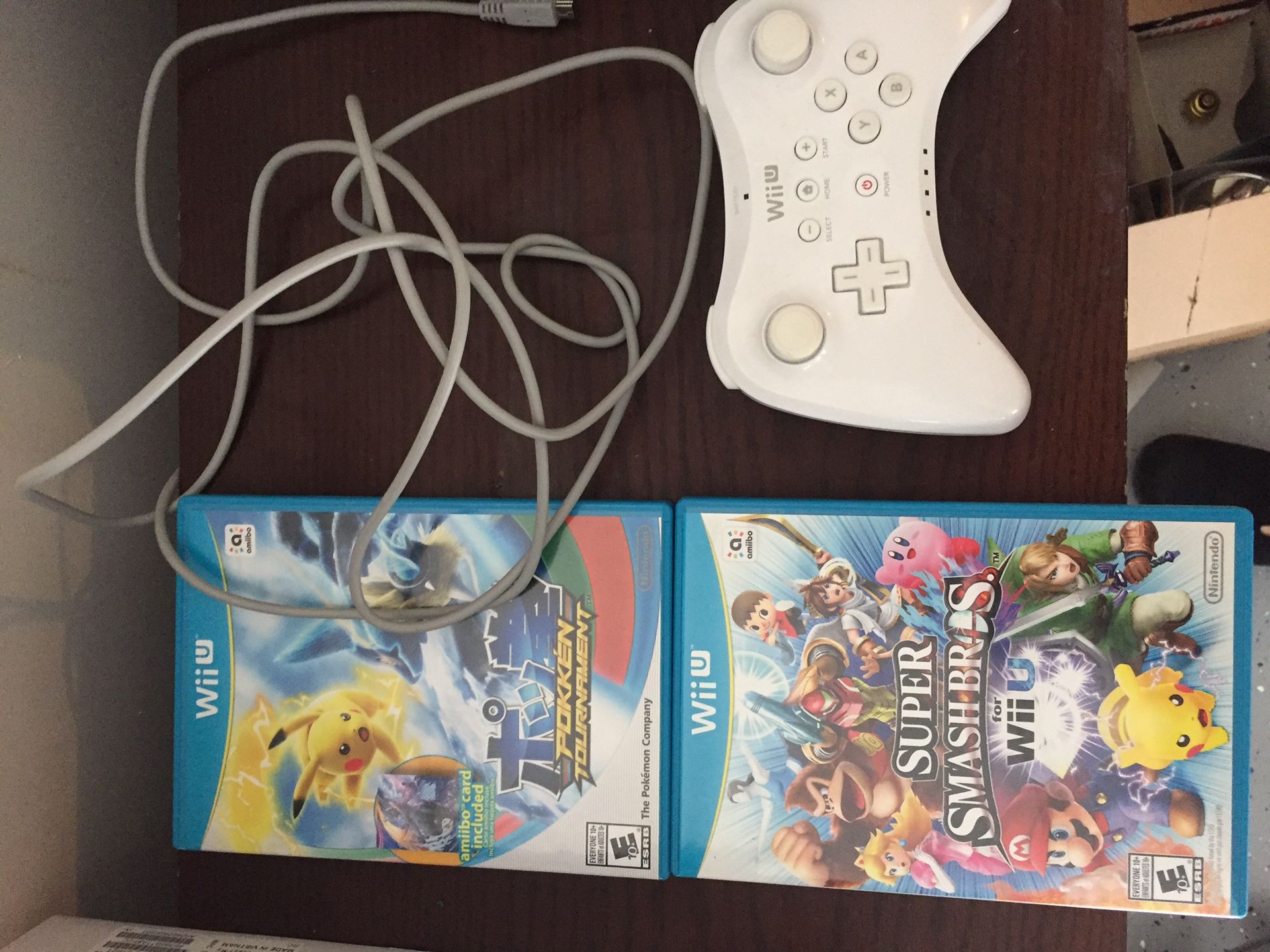 Nintendo wii u games and controller with charging cord