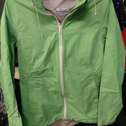 Women's M Columbia Rain Jacket