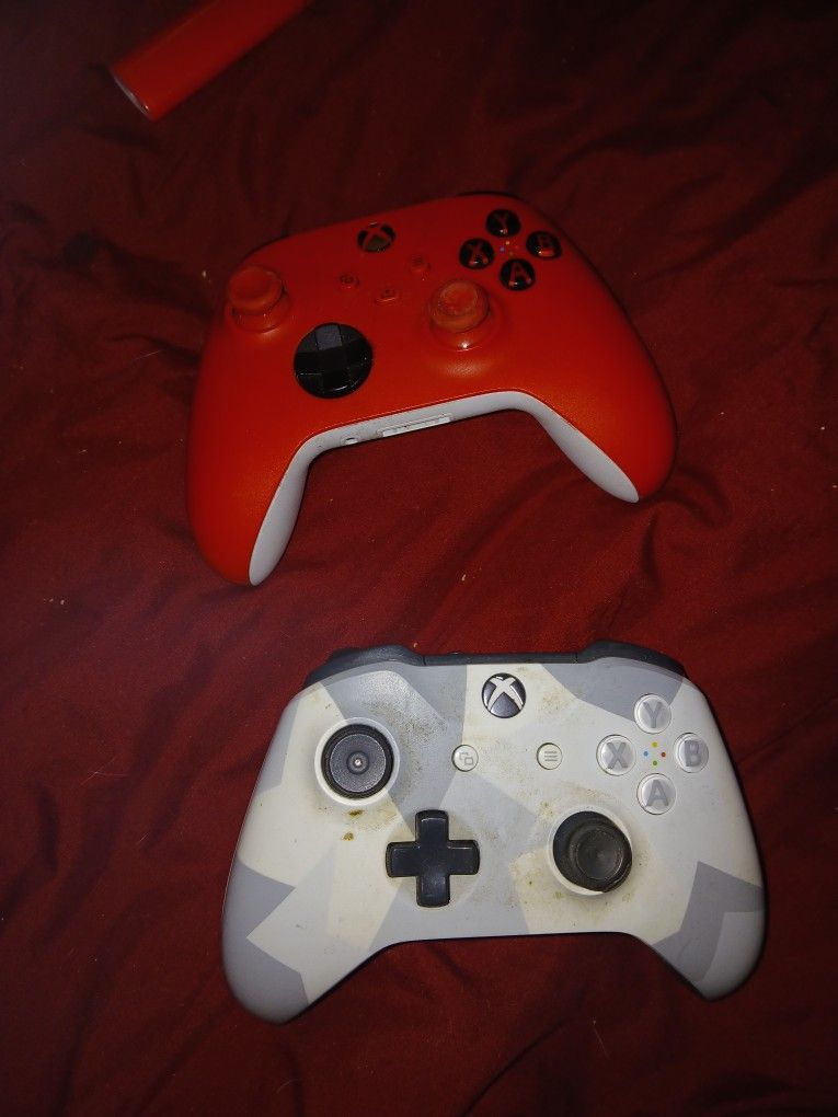 2 special edition Xbox one controllers