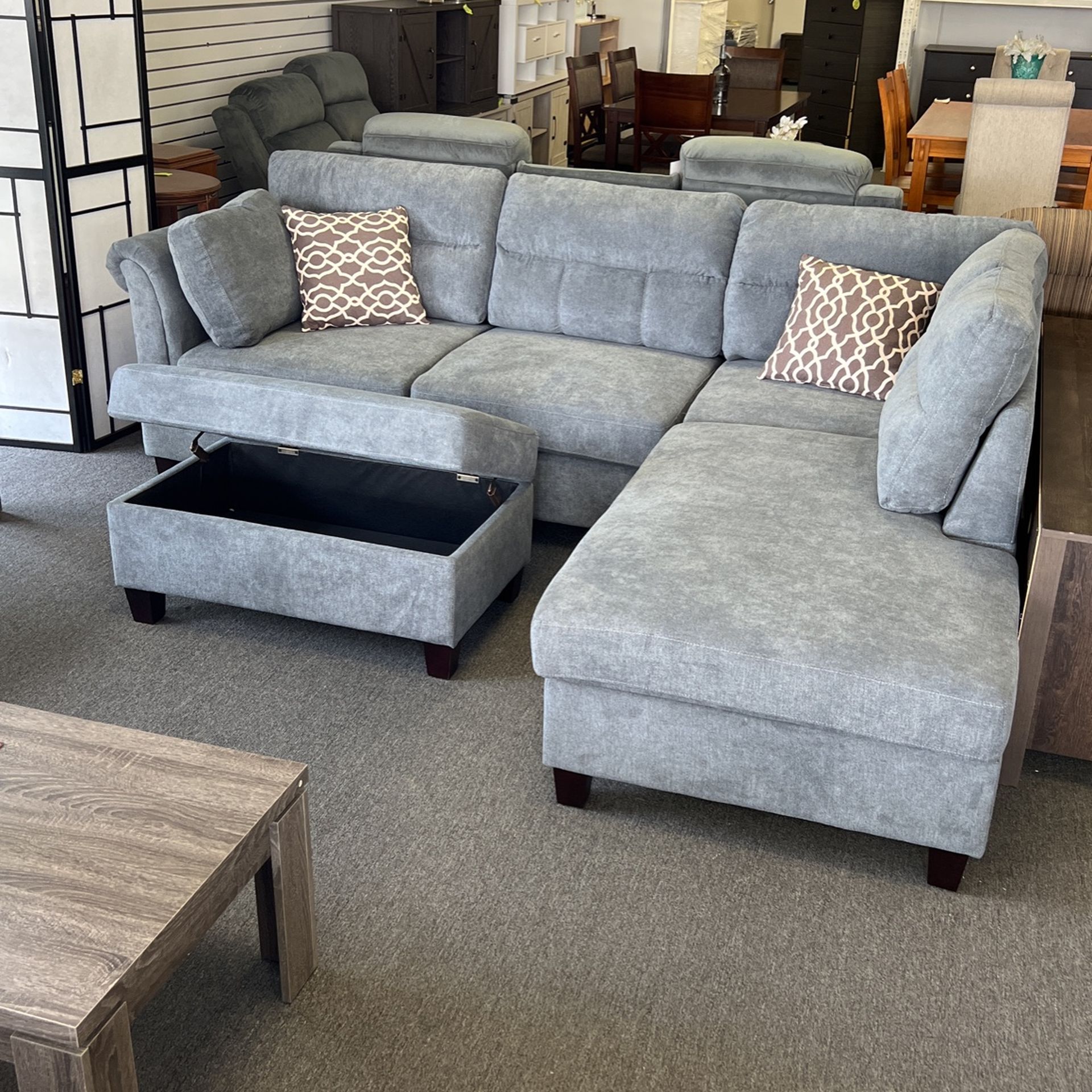 Sectional W/storage Ottoman