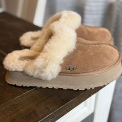 Ugg Womans Size 6