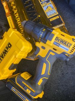 DeWalt 20V Max Brushless Drill with Battery