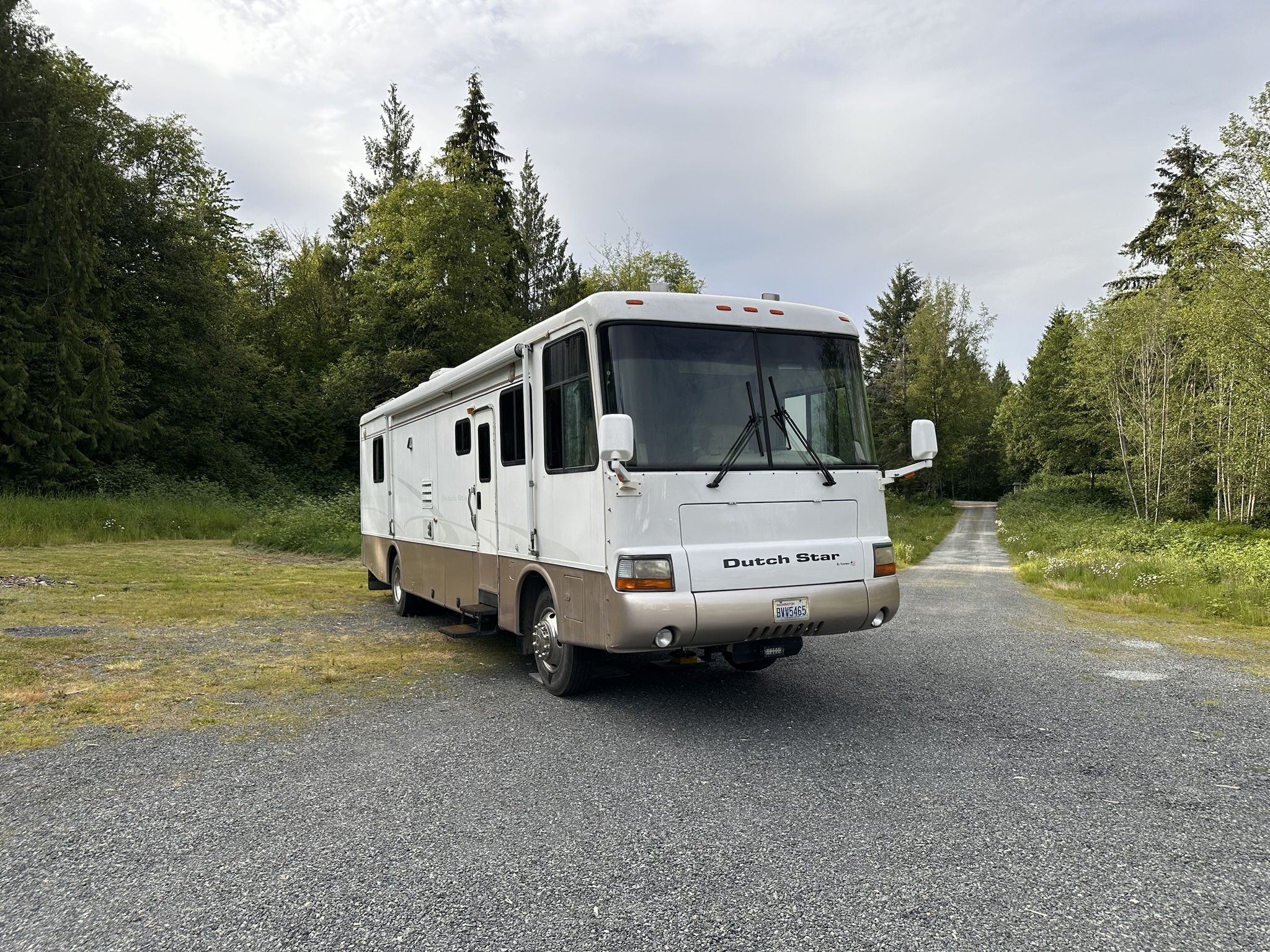 2001 Dutch Star Newmar RV