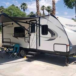 2019 Keystone - Passport Express
Floorplan: East 195RB (Travel Trailer)