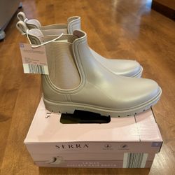 Woman’s New Chelsea Rain Boots Shipping Available 