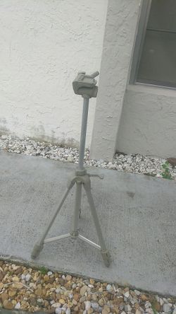 Camera tripod