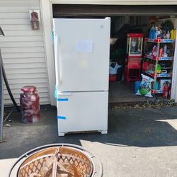 Kenmore Refrigerator Good Condition