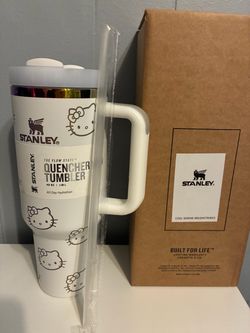 Stanley x Hello Kitty Flow State Quencher 40oz