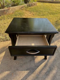 Black Nightstand with Single Drawer