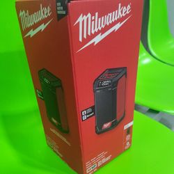 Milwaukee M12 Radio 