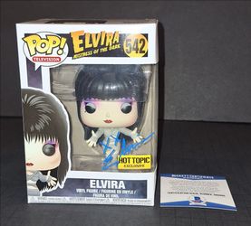 🔥 Cassandra Peterson Elvira Signed Autographed Funko Hot Topic Beckett COA🔥