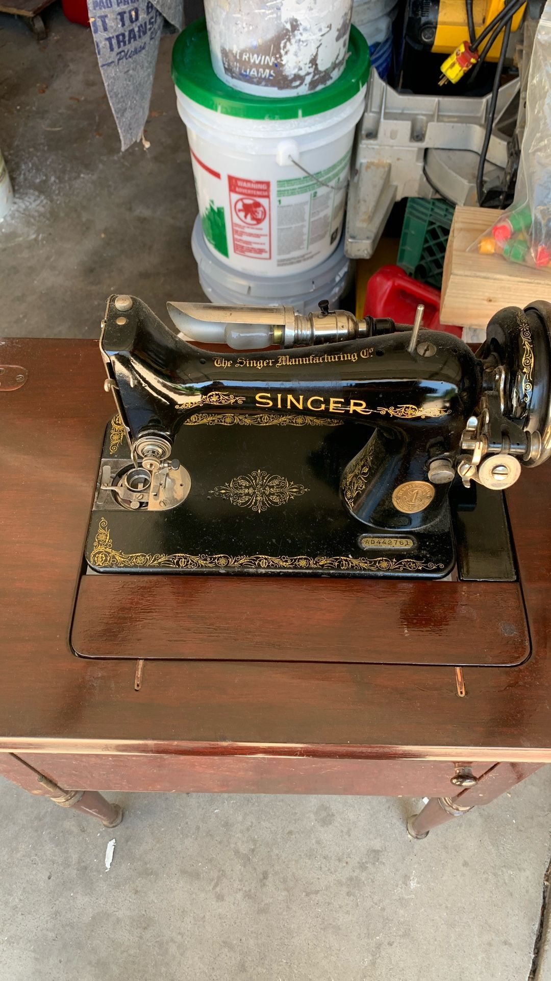 Singer, sewing machine
