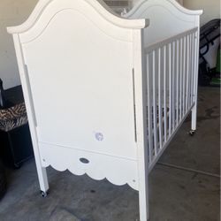 Baby Crib Brat Decor 