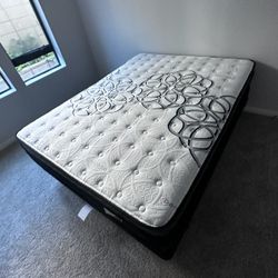 🟦queen Size Pillow Top 12" Thick $199