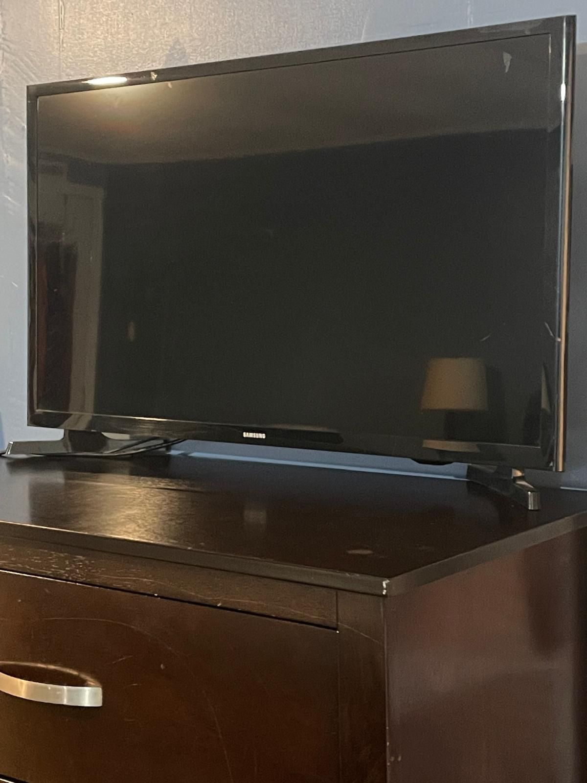 2 - TV 36 Inch Samsung