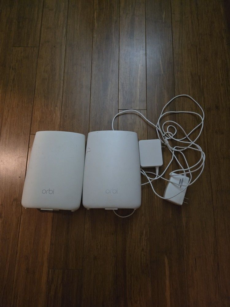 Orbi  Tri-Band Mesh Wifi Router System