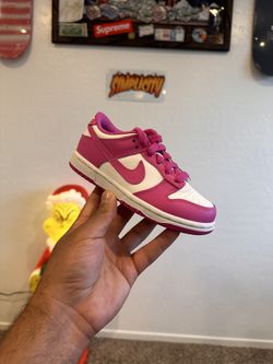Nike Dunk Low Fuchsia 