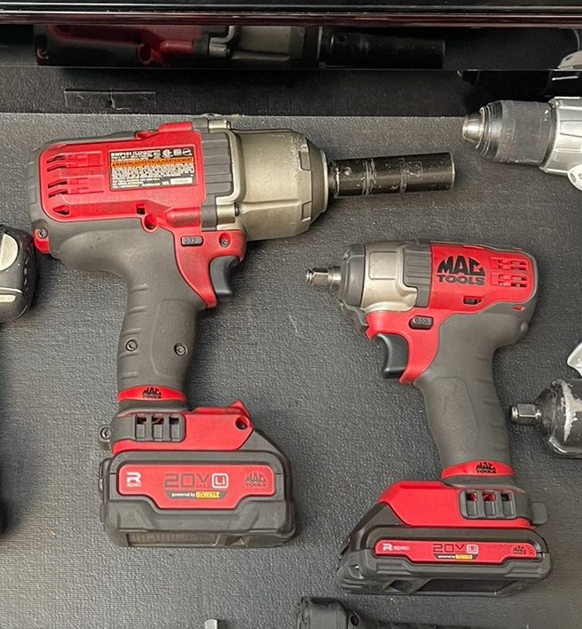 Mac 1/2, 3/8, Flashlight, 2 Batteries & Charger