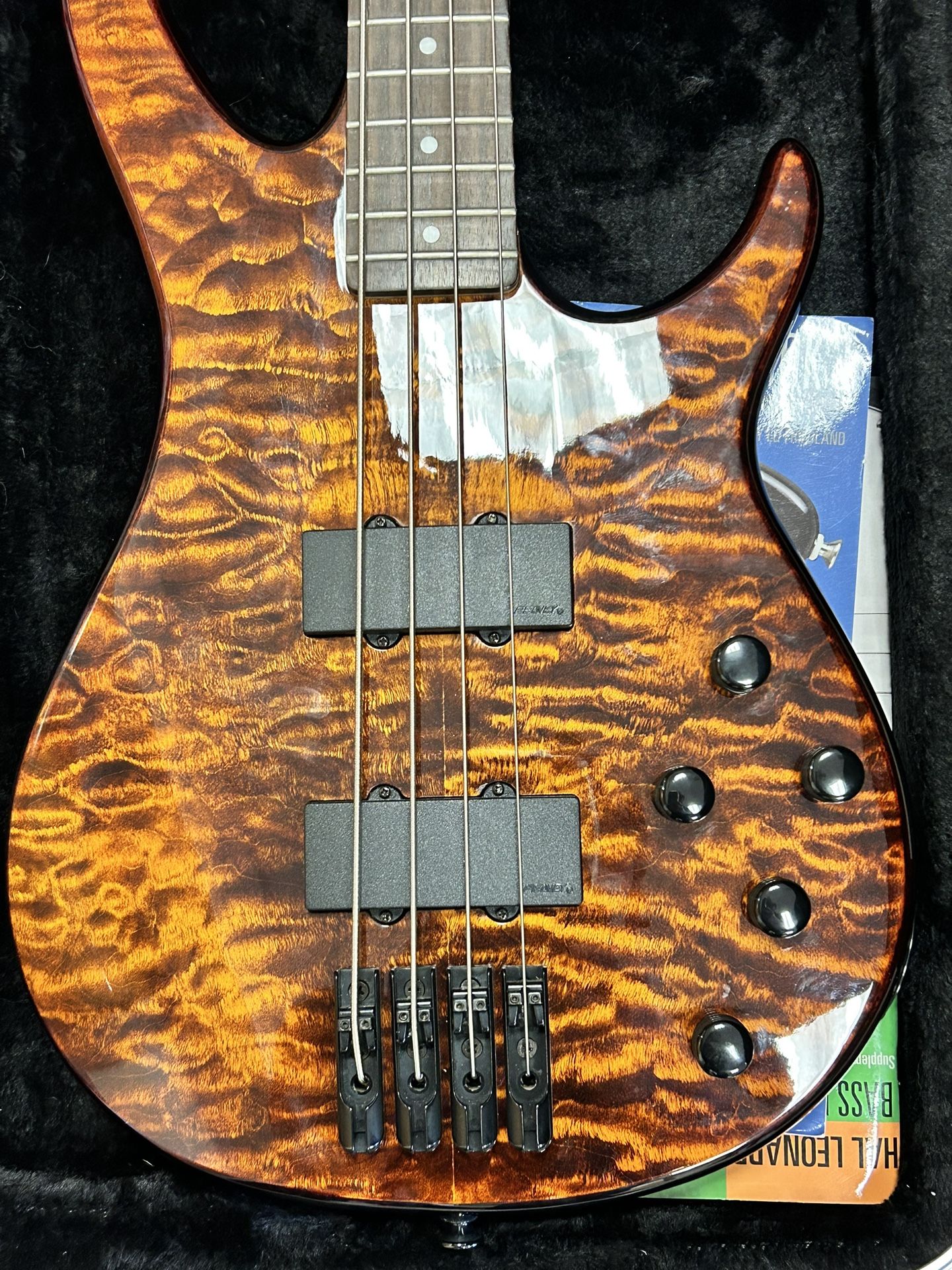 Unleash Your Rhythm: Peavey Millennium AC Natural 4-String Bass for Sale