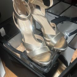 Kenneth Cole Gold Metallic Heels, Size 9