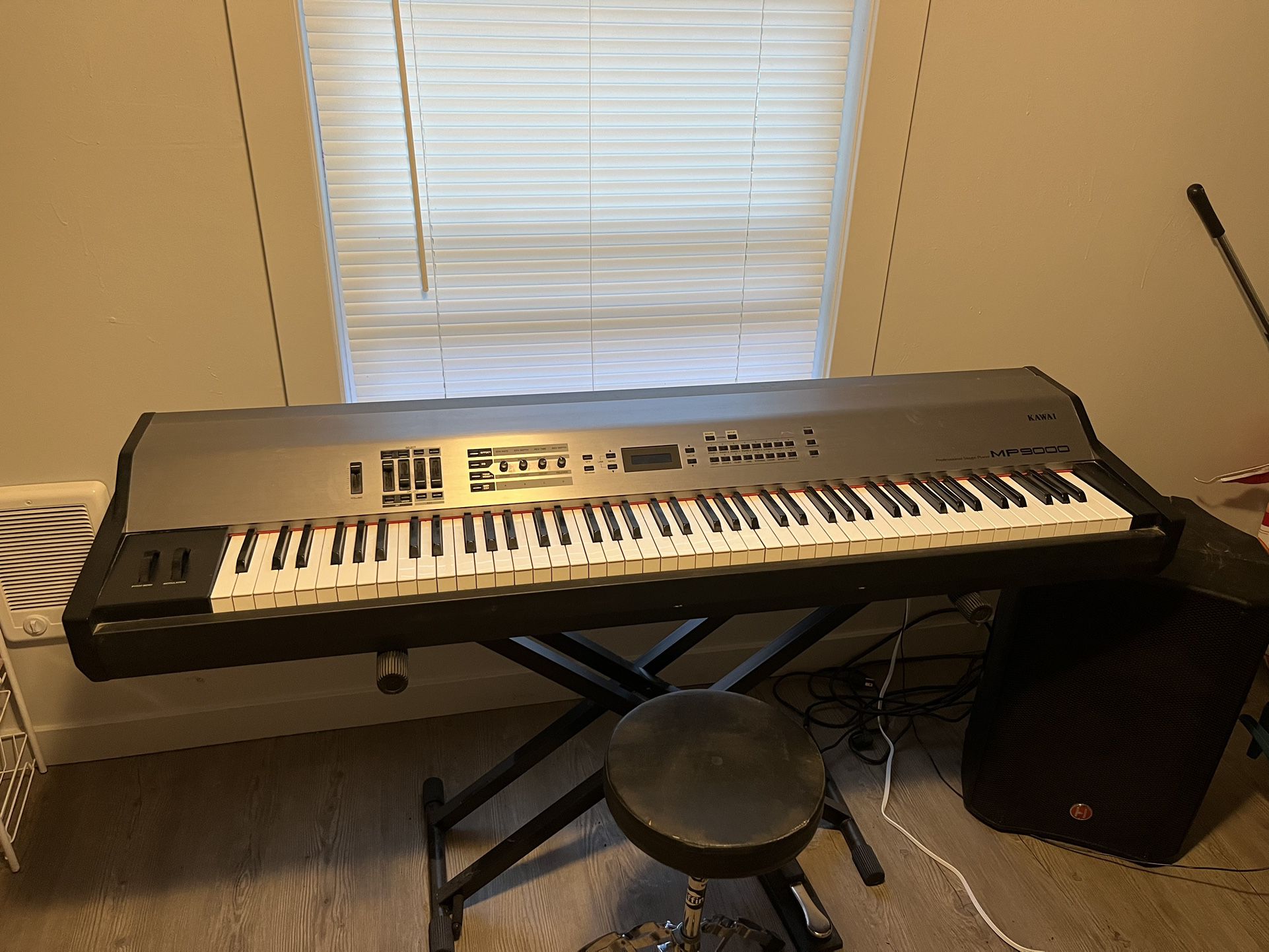 Kawai Mp9000 Professional Stage Piano And Speaker