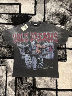 Vale Dreams Graphic T-Shirt large