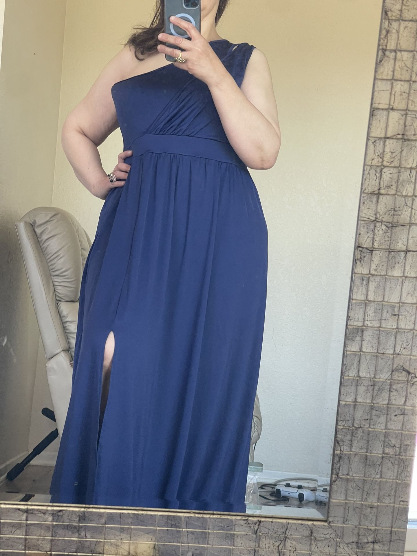 One shoulder navy blue maxi dress size XL with a side slit .  New never used  Check my other listings 