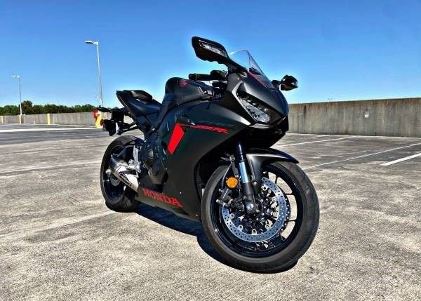 2017 Honda Cbr 1000rr URGENT FOR SALE Photo 2017 Honda Cbr 1000rr URGENT FOR SALE