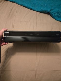 VCR/DVD player/recorder combo unit