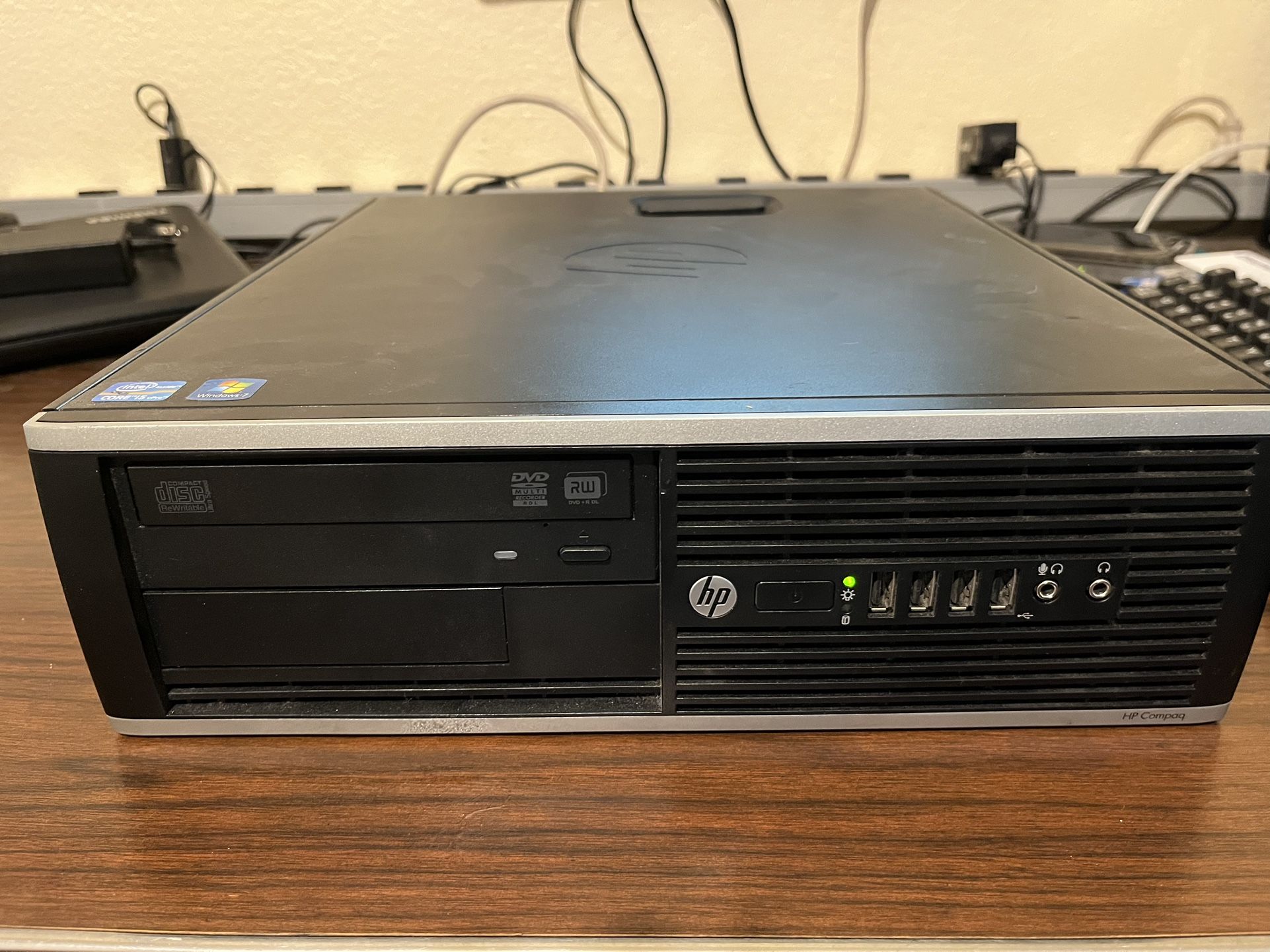 HP Compaq SFF 8300 Elite Desktop