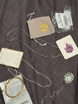 Bundle of jewelry