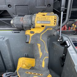 DEWALT 1/2 Drill 