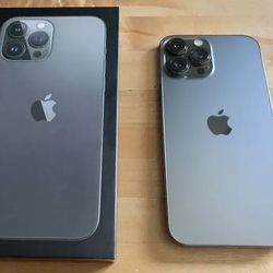 Iphone 13 , grey , straight talk