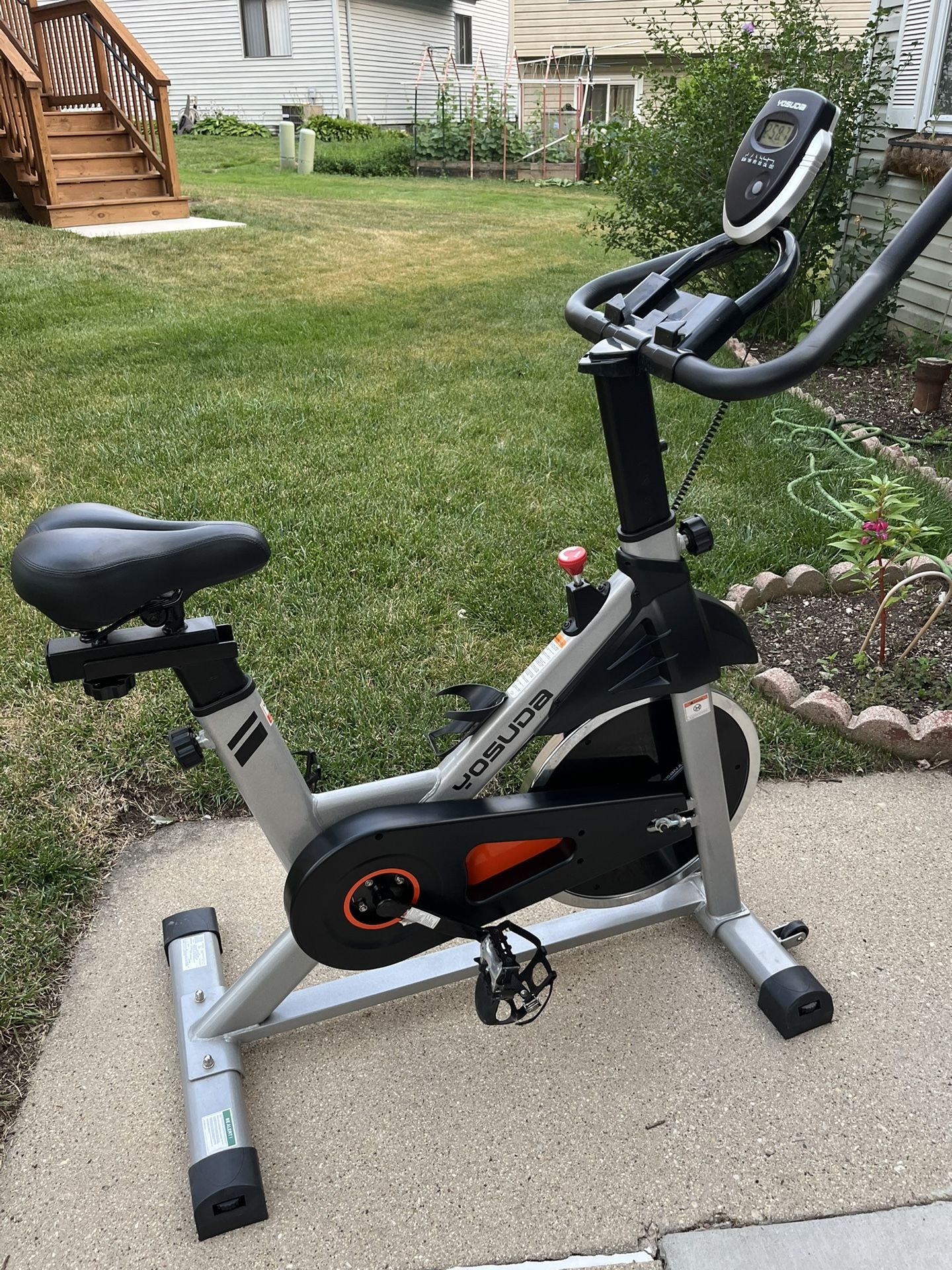 YOSUDA Indoor Cycling Bike Brake Pad/Magnetic Stationary Bike - Cycle Bike with Tablet Mount & Comfortable Seat Cushion
