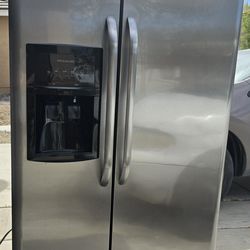 Frigidaire Refrigerator