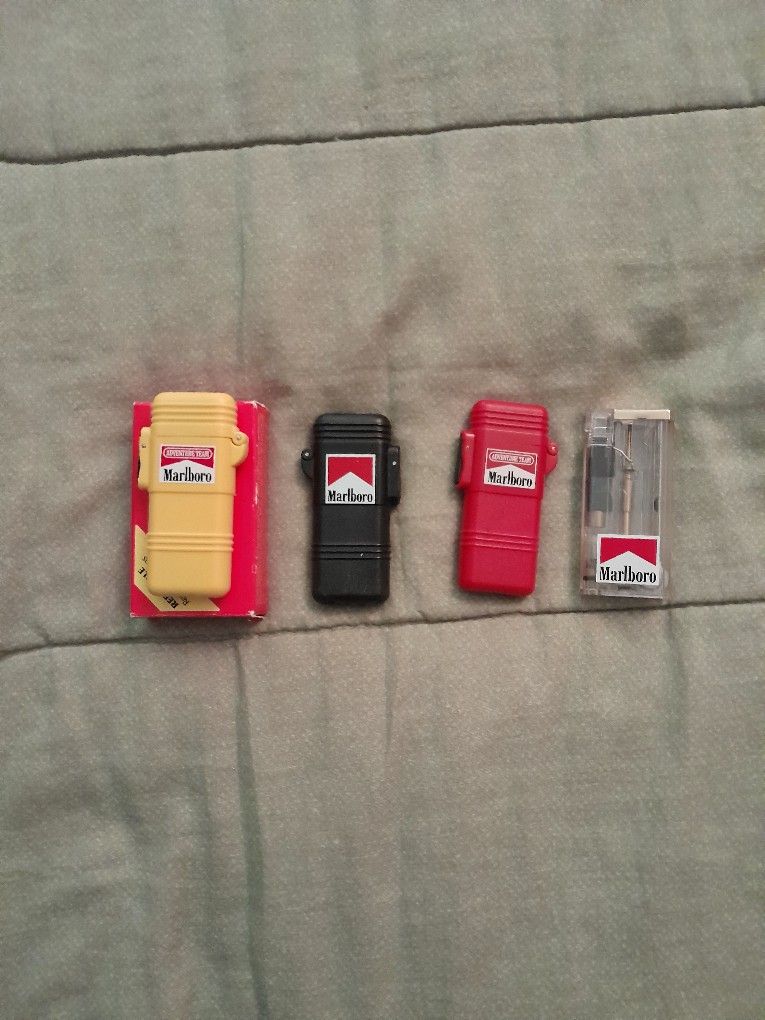 VINTAGE MARLBORO LIGHTERS 
