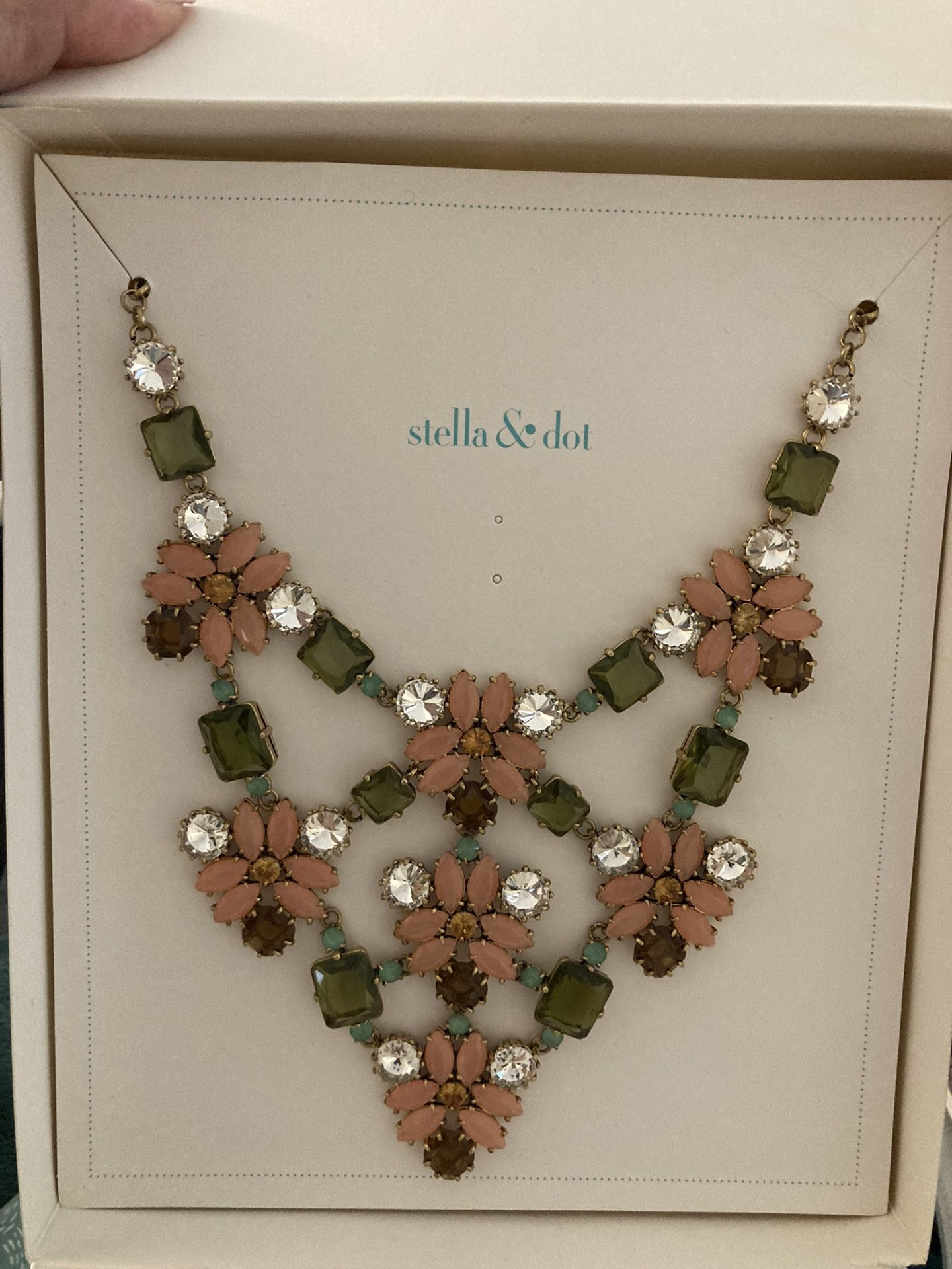 Stella And Dot Statement Neckalce