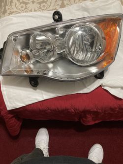 2012 Threw 2018 Dodge Caravan Drivers Oem New Headlight 