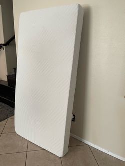 Twin memory foam mattress