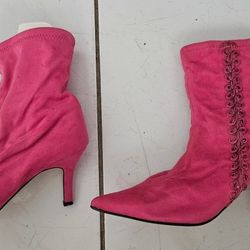 Woman's boots size 7