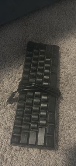 Selling a keyboard for people who need a new one it used