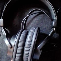 Mackie Studio Headphones