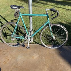 Bike- Road Bike- Cannondale SR500