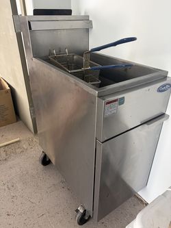 Commercial Fryer (natural gas)