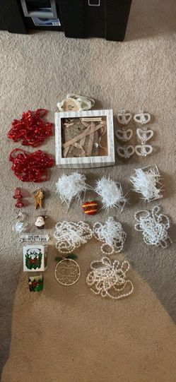 ASSORTED CHRISTMAS GARLAND AND ORNAMENTS See Description for details